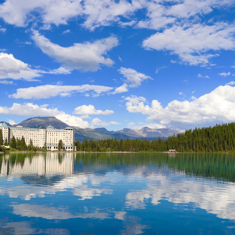 Fairmont Chateau Lake Louise. Photo by Navin75 - Flickr Creative Commons. https://www.flickr.com/photos/23597588@N00