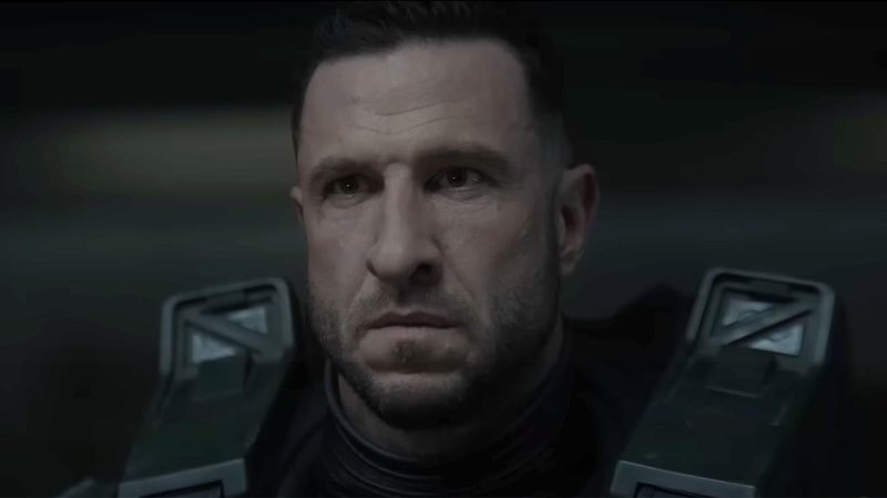 Pablo Schreiber as Master Chief in Halo season 2.