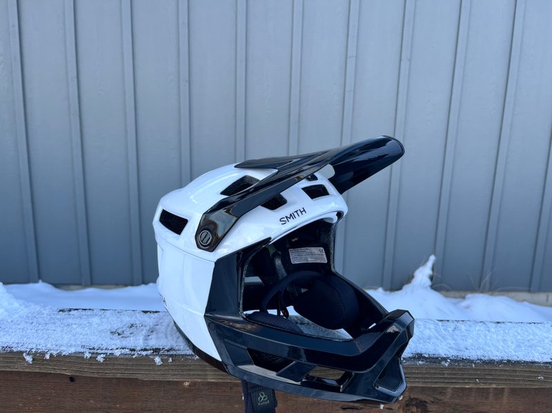 The Smith Mainline full-face mountain bike helmet