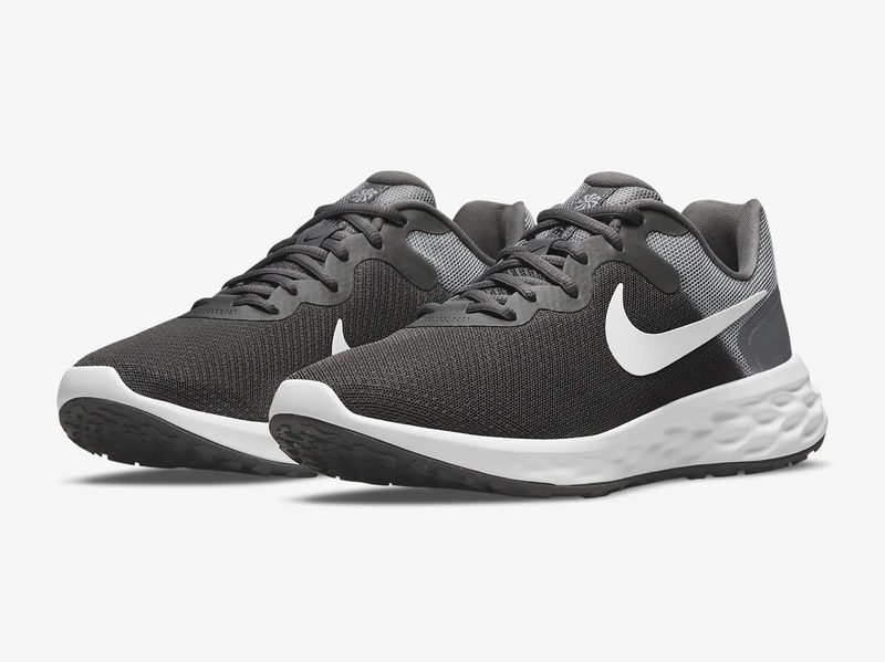 The Nike Revolution 6 men's running shoes against a white background.