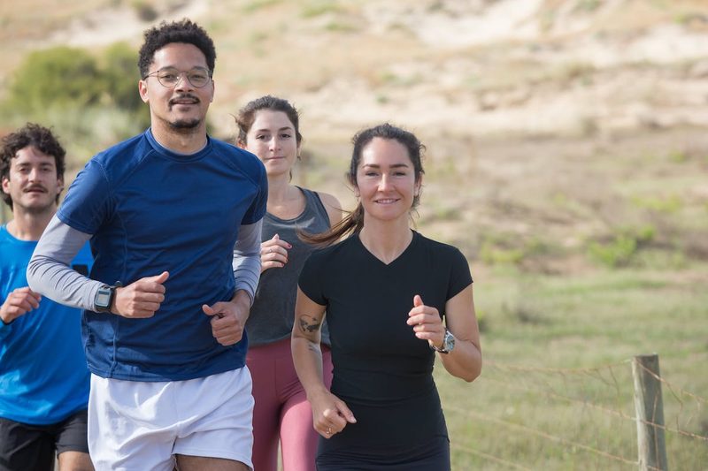 people running together