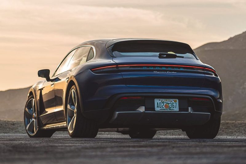 Porsche Taycan cross turismo
