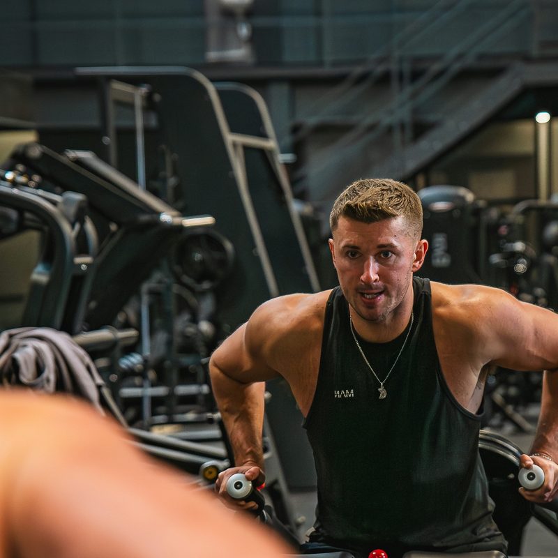 Tricep pressdown machine.