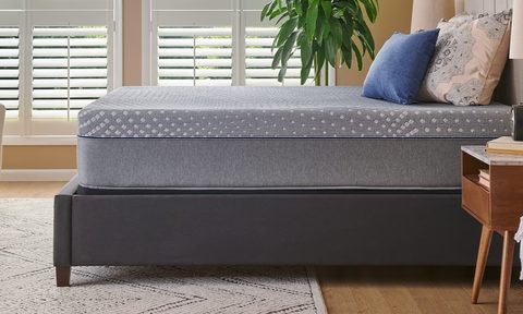 Sealy Posturepedic Hybrid mattress side view