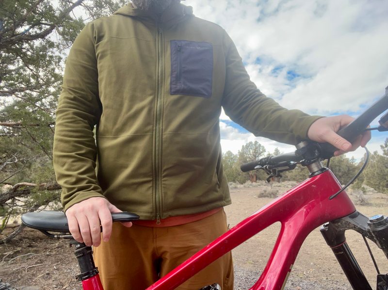 The Pearl Izumi Summit Hoody for mountain biking