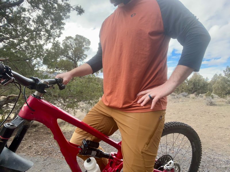 Pearl Izumi Canyon Merino 3/4 sleeve shirt for mountain biking