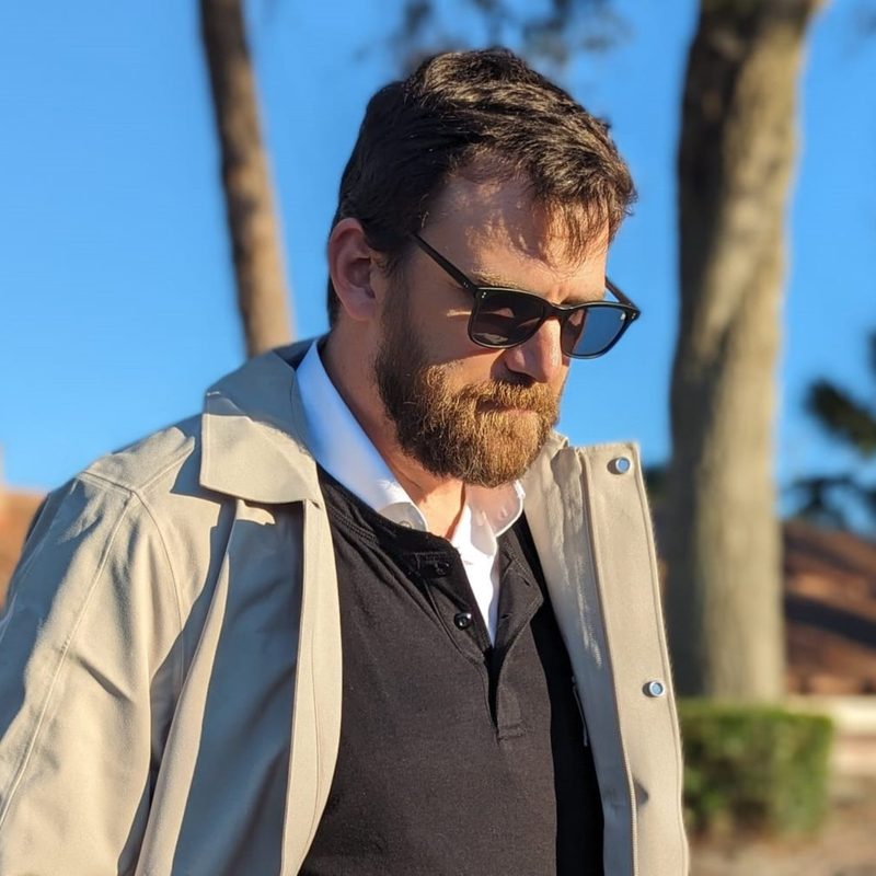 Man in sunglasses and henley