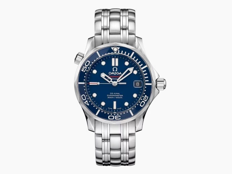 The Omega Seamaster Diver 300M's face and steel chain on clear display.