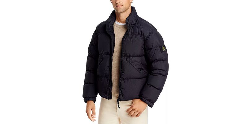 A man wearing the Stone Island Giubotto Vera Piuma Jacket.