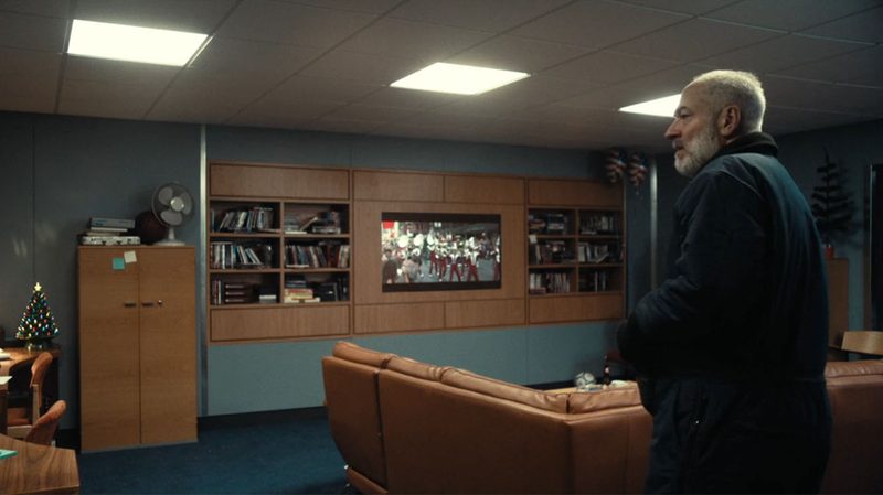 Ferris Bueller's Day Off plays on a TV during the first episode of True Detective: Night Country.