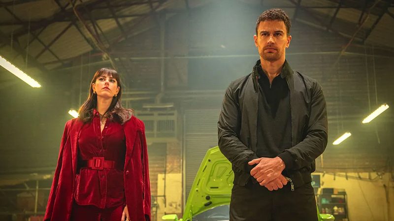 Kaya Scodelario and Theo James in The Gentlemen.