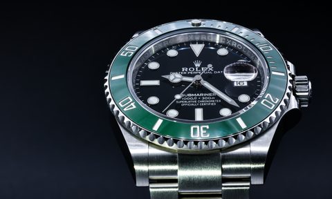 the photo was took in Bangkok on 26 April 2021. The purpose is to demonstrate the Rolex watch Ref 126610lv or known as starbuck is the submarine model with black dial and green ceramic bezel.