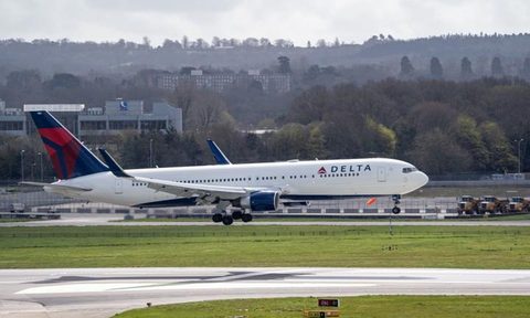 Delta Airlines airplane landing at Gatwick Airport