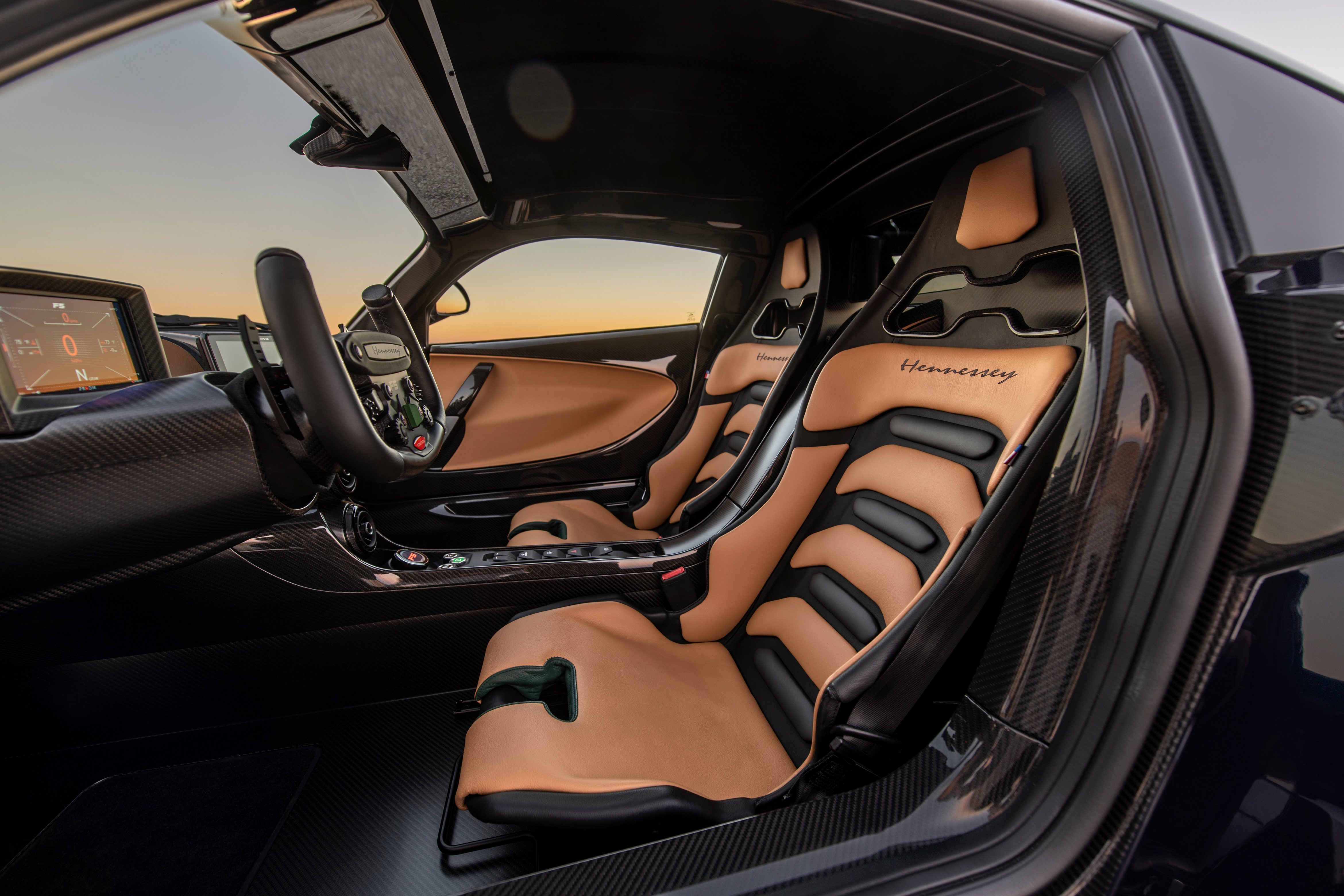 Venom F5 interior