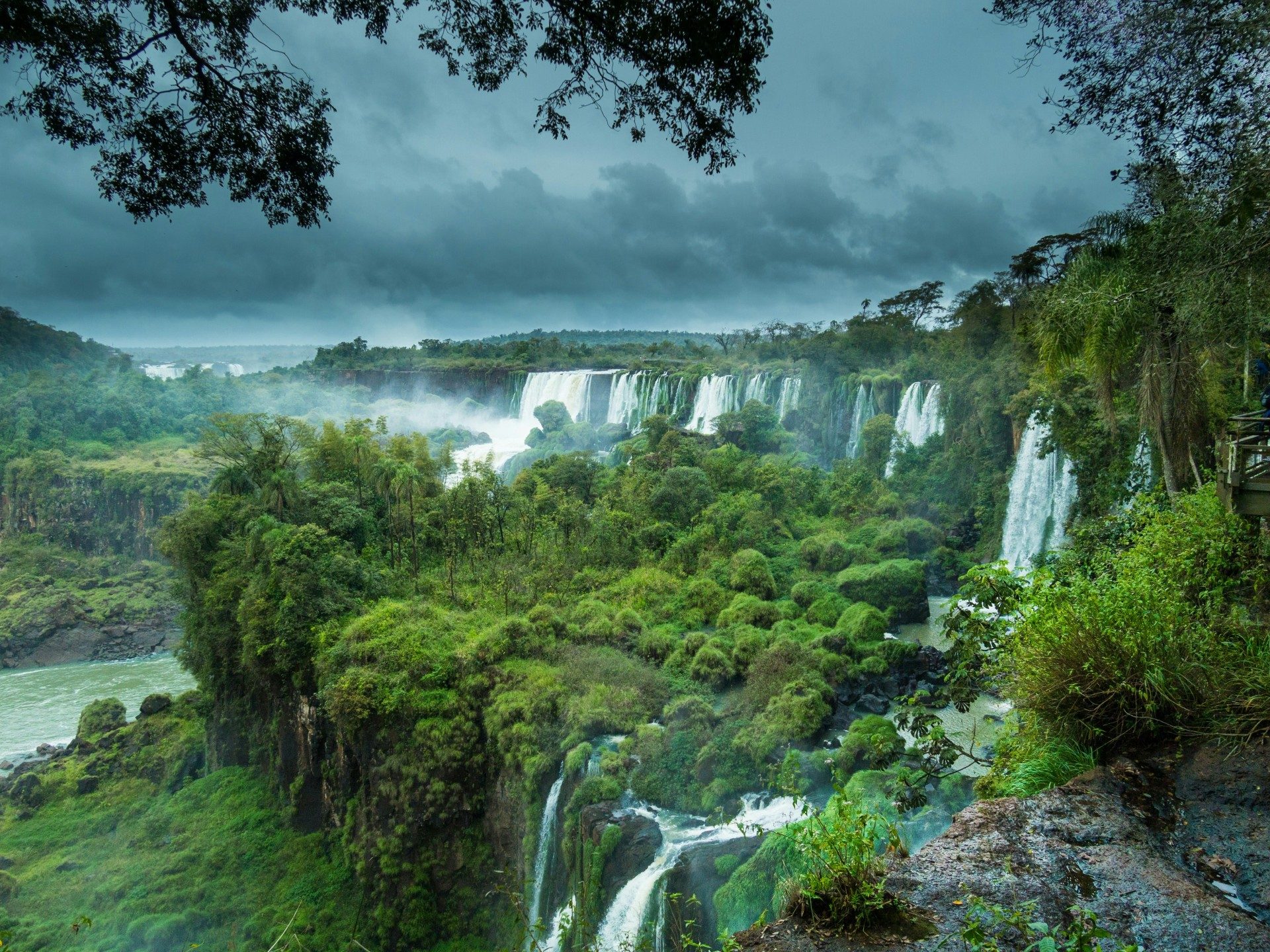Waterfalls of Igauzú Falls in Brazil