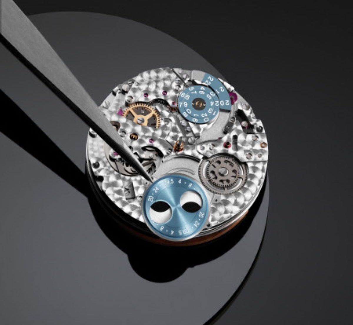 The inside details of the IWC Perpetual Calendar 44 watch.