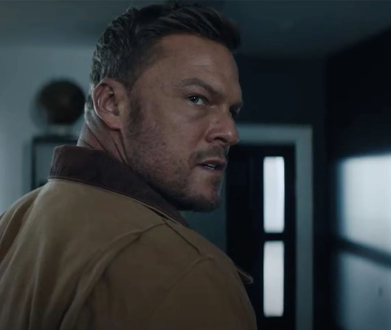 Alan Ritchson in Reacher