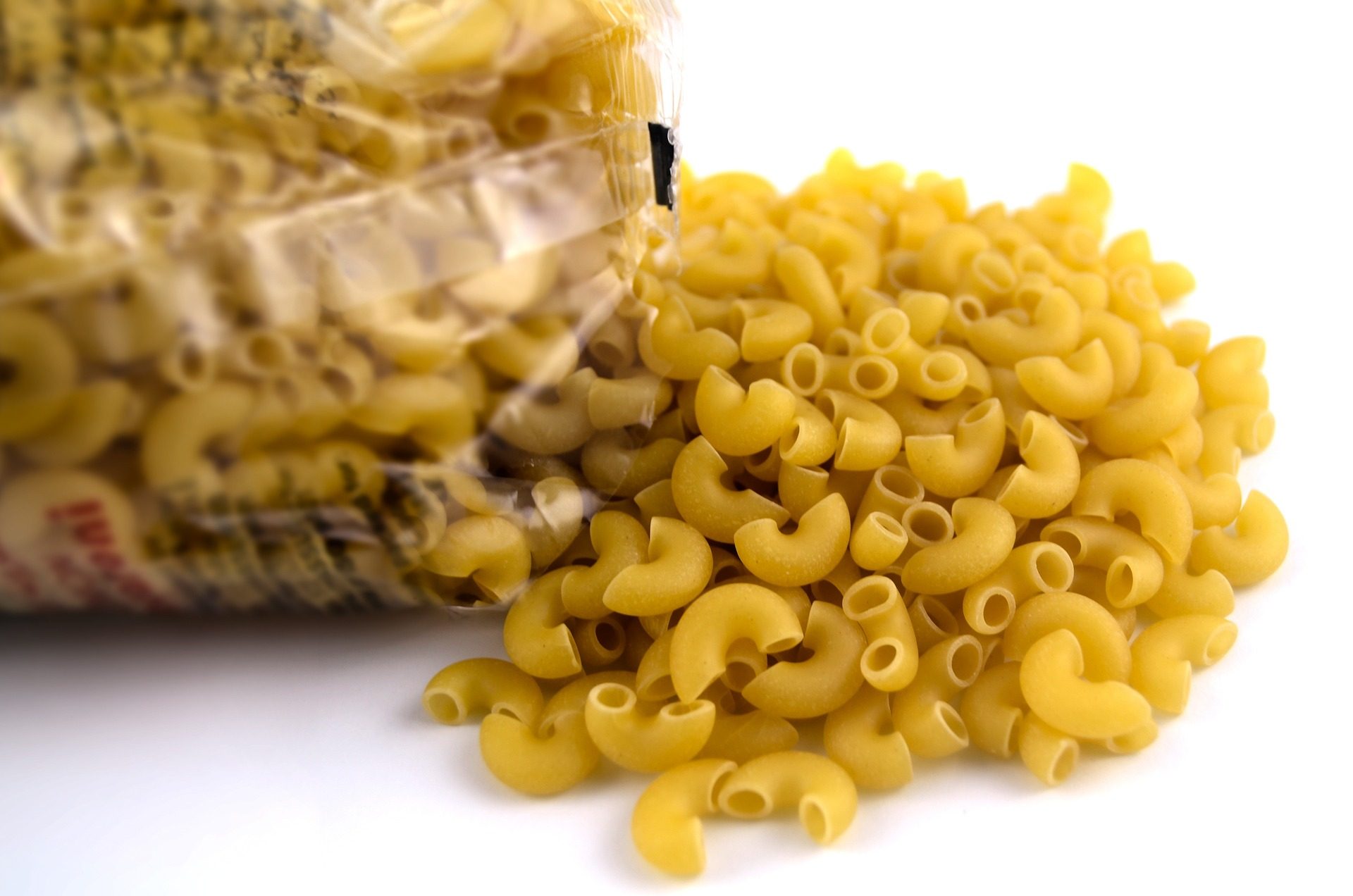 Raw macaroni