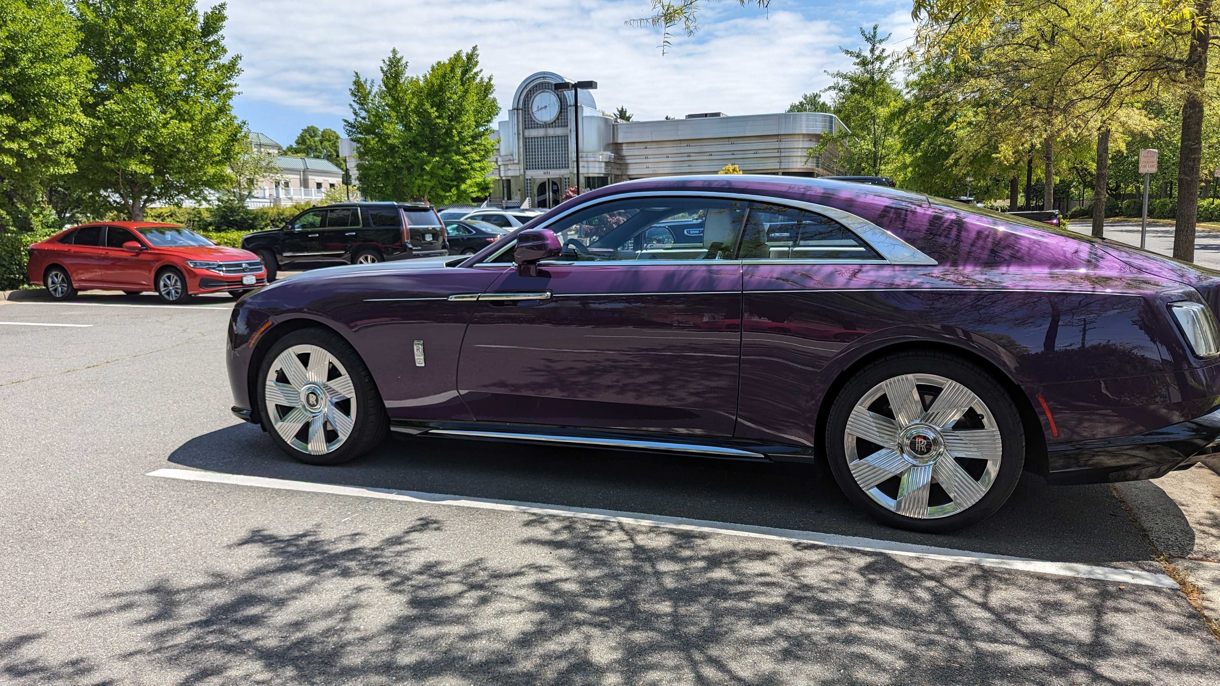 Rolls Royce Spectre side