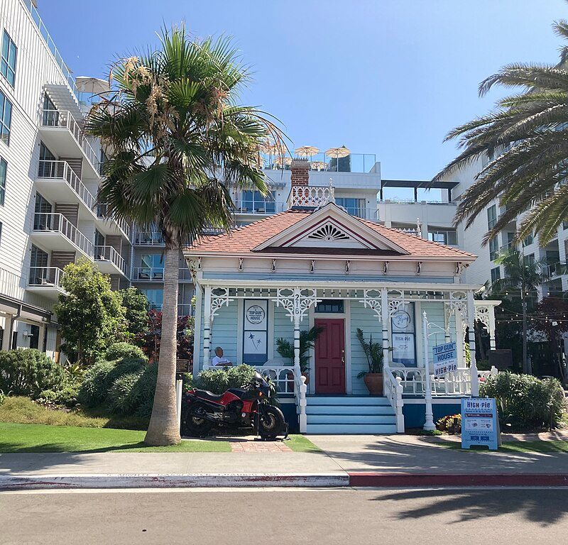 Top Gun House