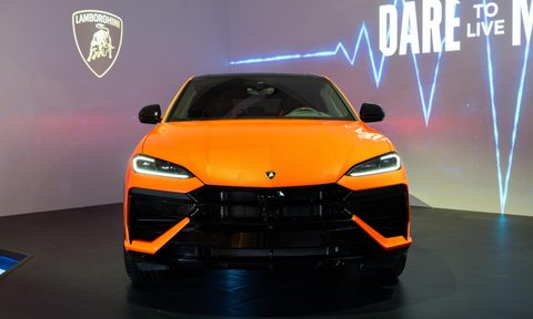 Lamborghini Urus SE Super SUV shot front on at Chelsea Arts District debut event.