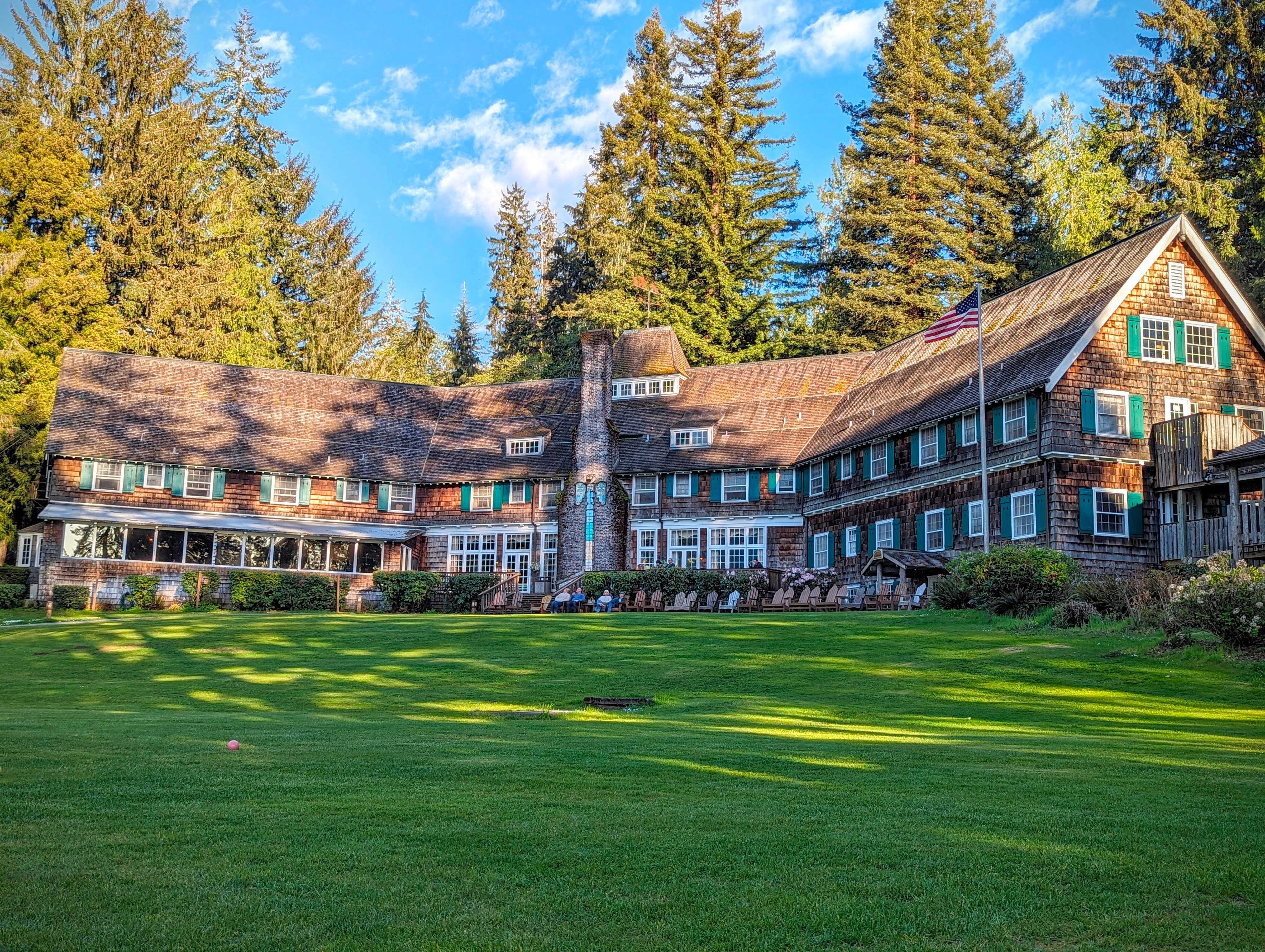 The Lake Quinault Lodge on a sunny clear day