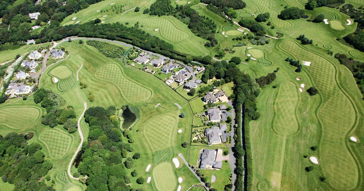 The Best Golf Courses for Beginners to Perfect Their Swing - The Manual