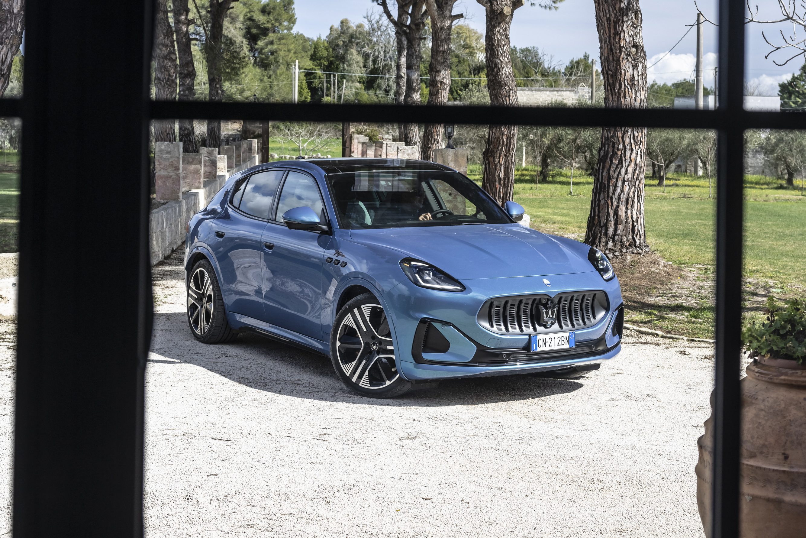 The Maserati Grecale Folgore in "Dark Aurora"
