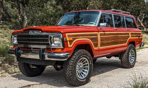 Vigilante 4x4 1988 Jeep Grand Wagoneer restomod.