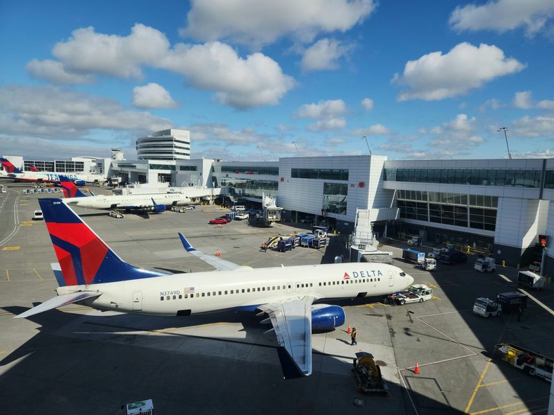 Airplane, Delta Air Lines, at terminal
