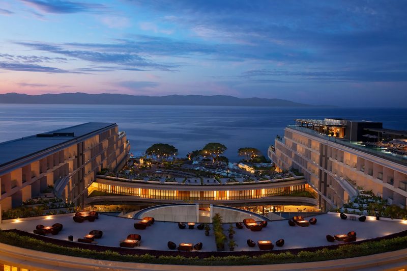 Views from the moondeck of Secrets Resort