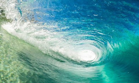 Barelling wave in Oahu, Hawaii