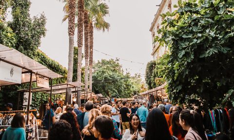 Crowds at Palo Market
