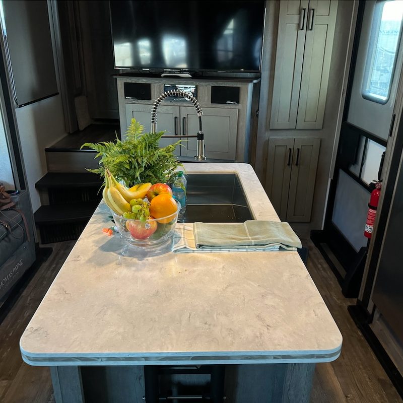 Keystone Raptor 354 interior