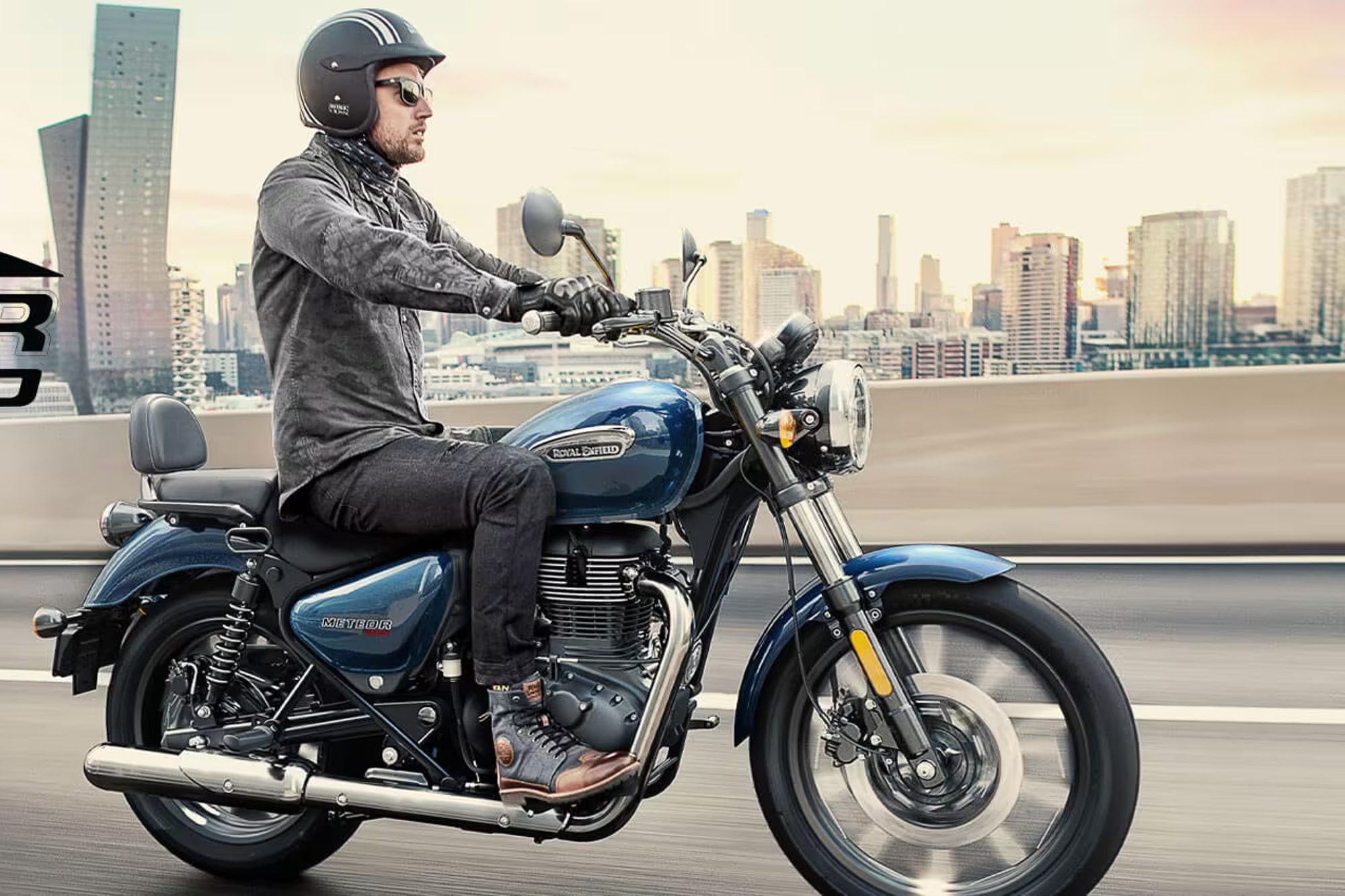 Royal Enfield Meteor 350 with blue tank.