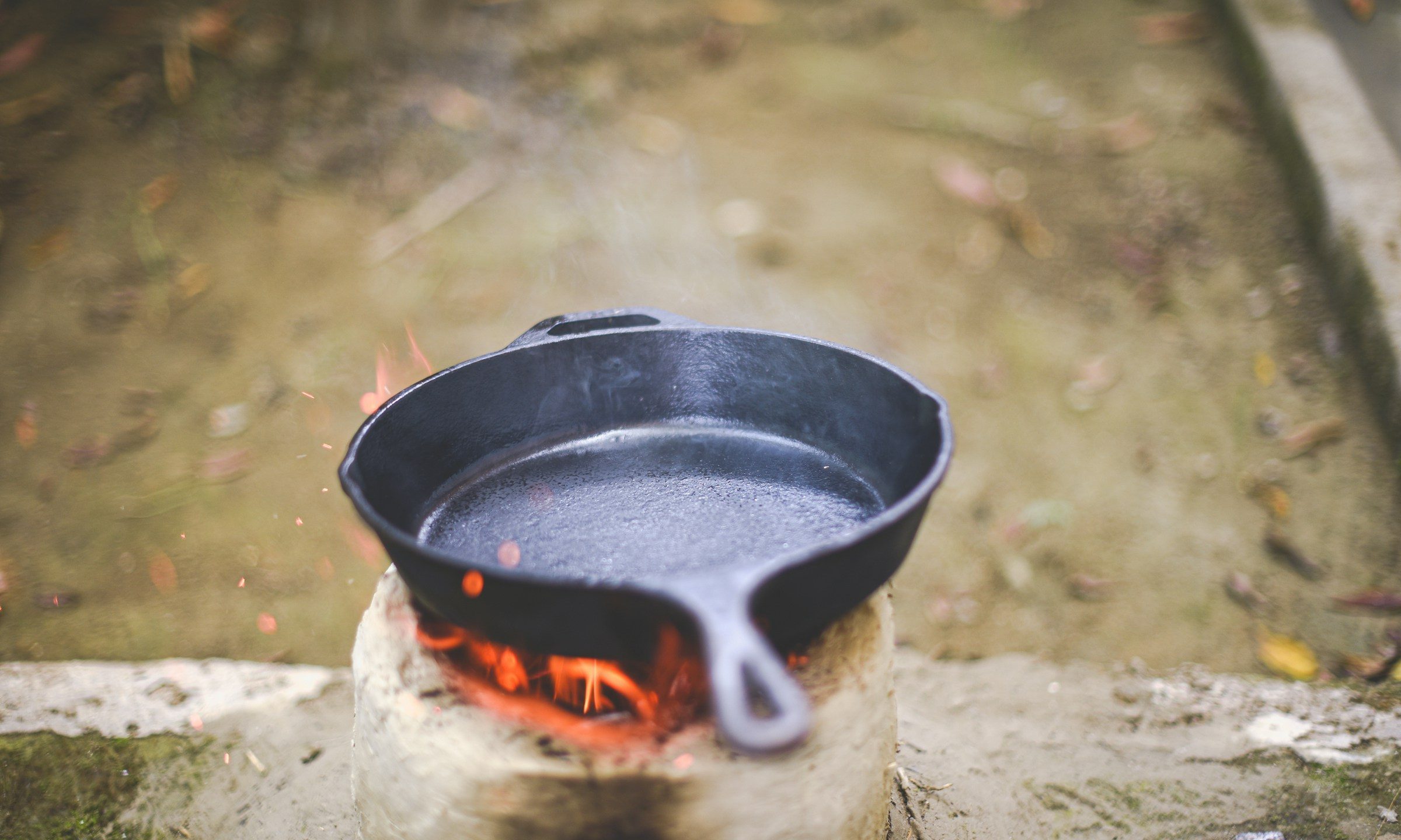 Cast iron pan