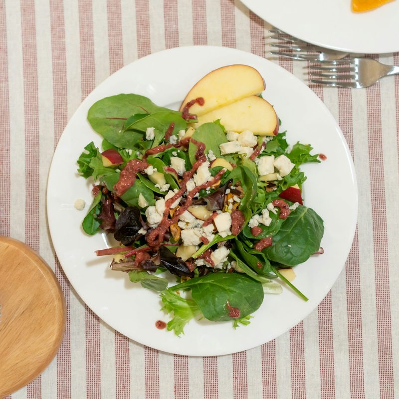 Salad with gorgonzola