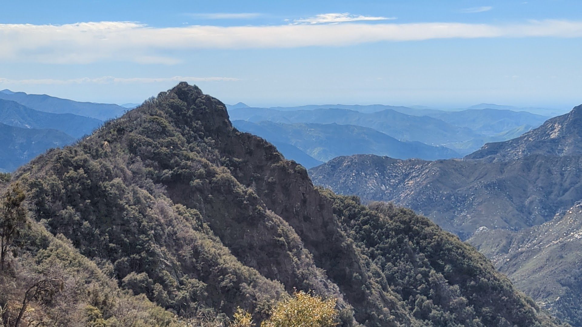 Sierra Mountain Range on a clear sunny day
