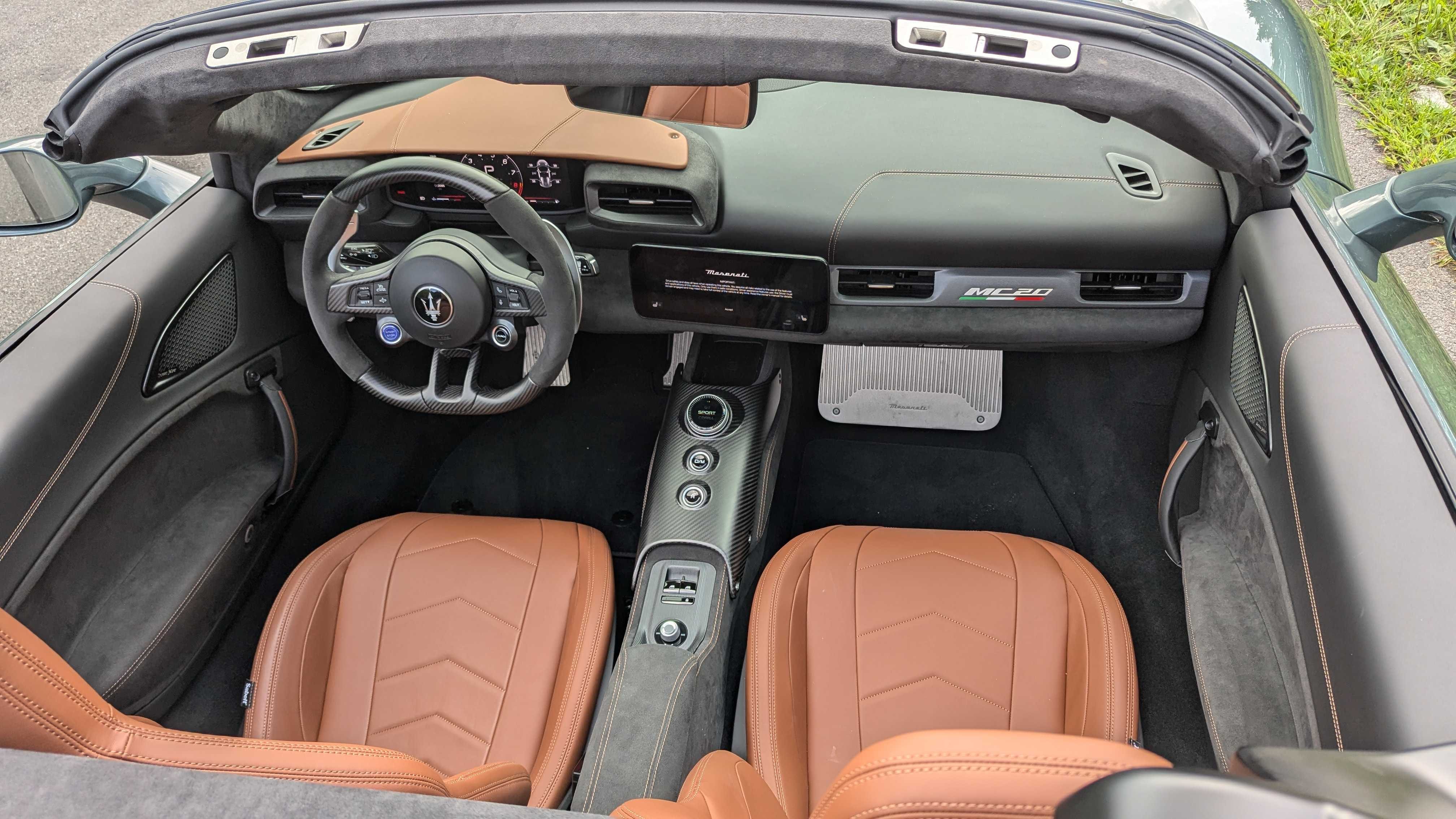 Maserati MC20 Cielo interior