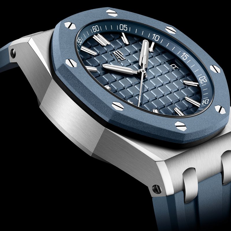 Audemars Piguet Royal Oak Offshore blue bezel closeup