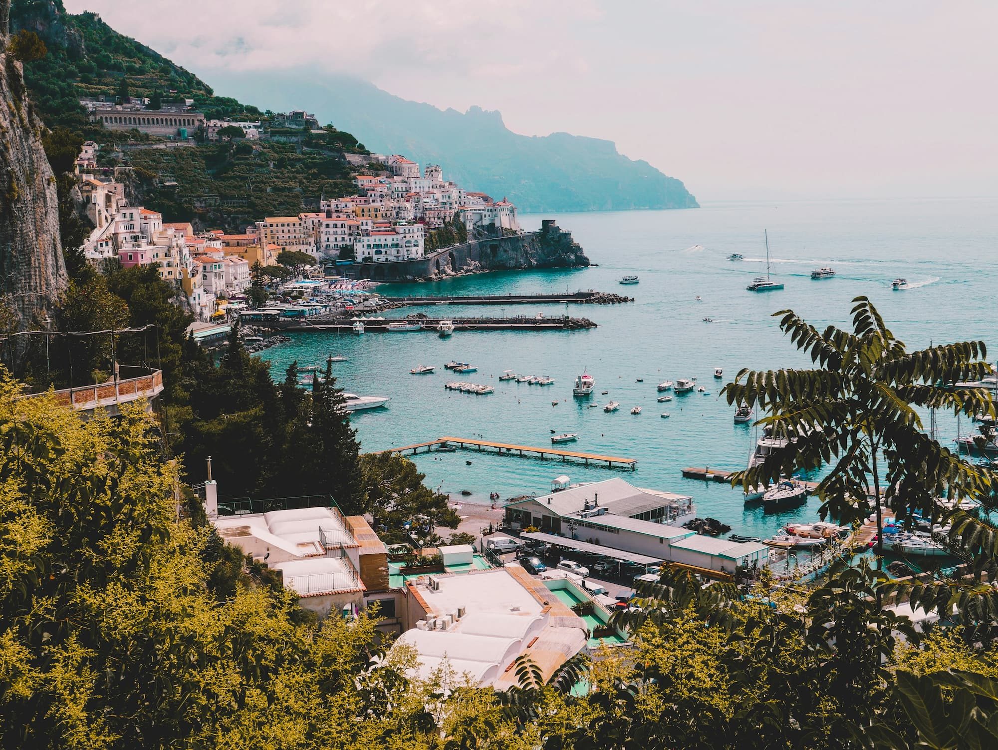 landscape photo of houses near ocean