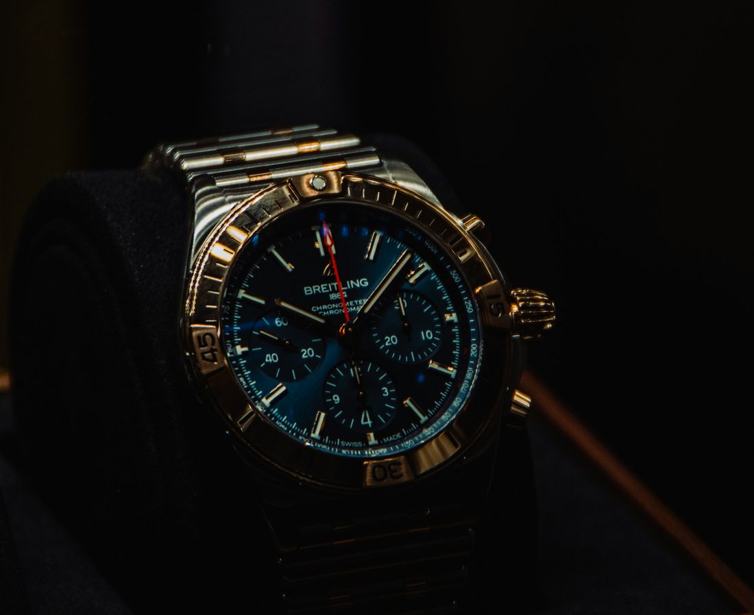 glow in the dark watch