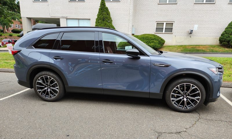 2025 Mazda CX-70 PHEV right profile view.