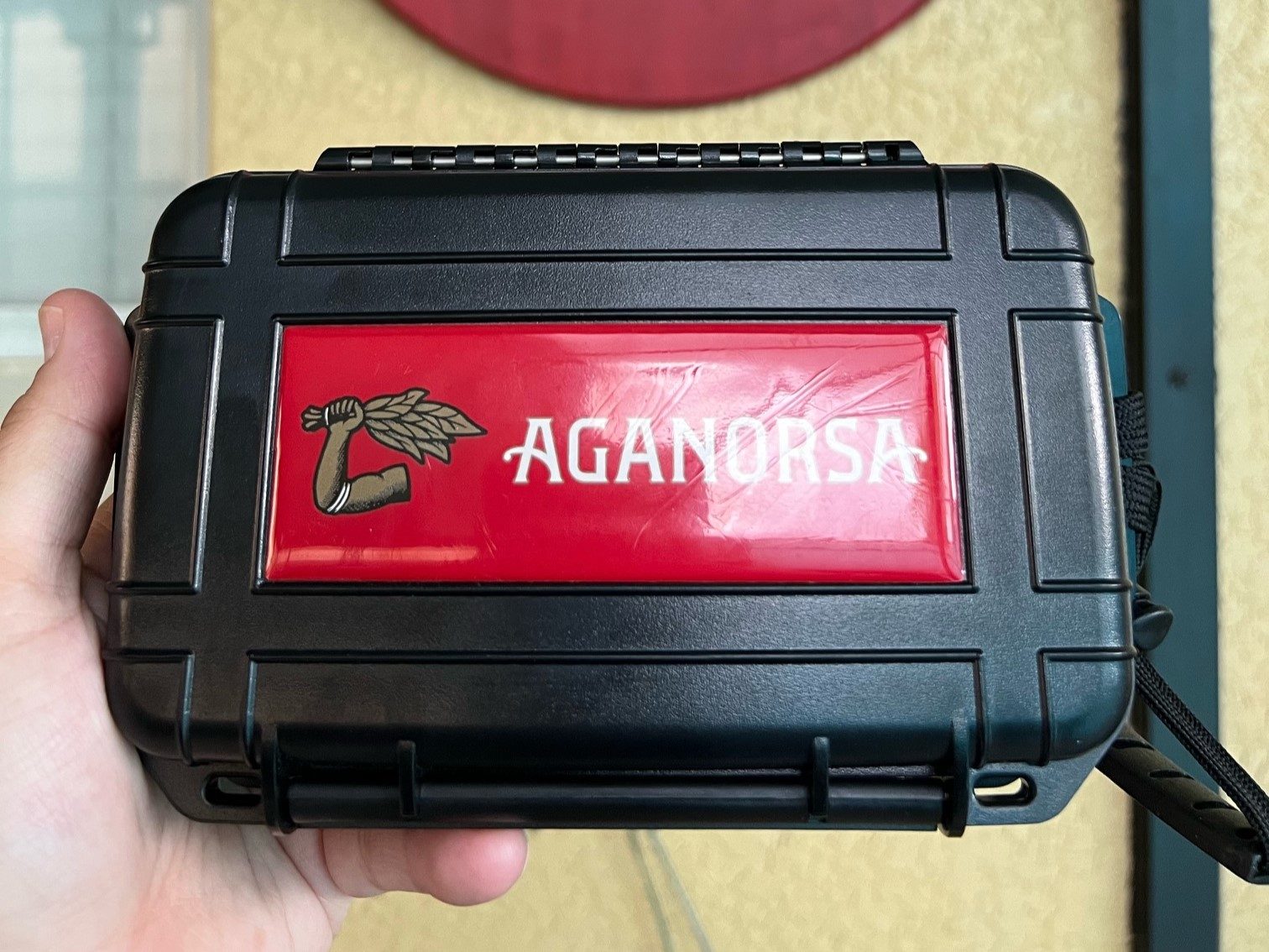 Aganorsa Fumas cigar tasting experience hard case