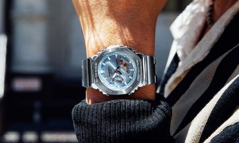 Blue Casio G2110D