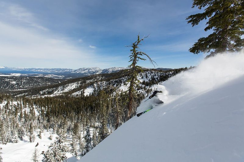 Powder skiing Sierra-at-Tahoe