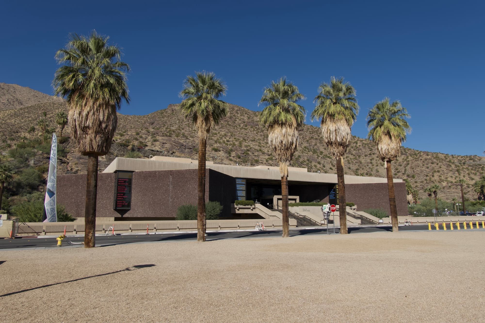 outside view of the palm springs art museum