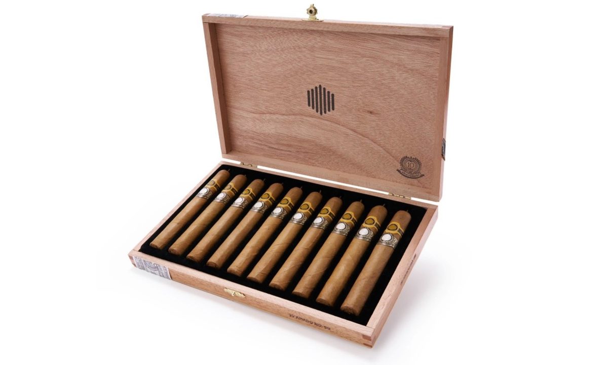 Warped La Colmena Amado No 50 special edition box.