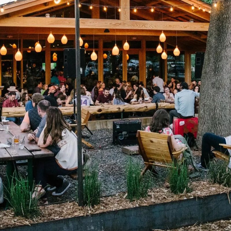 A large group of people dining at Loro