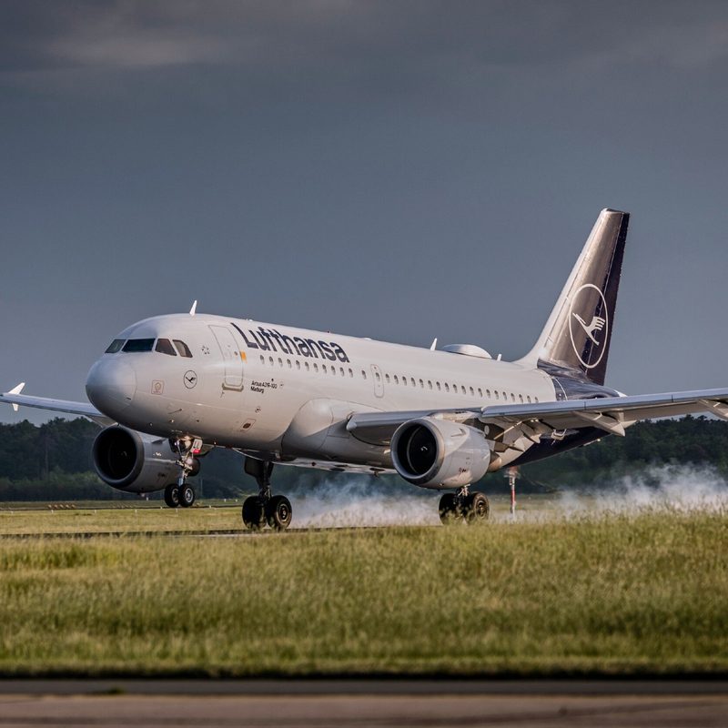 Lufthansa airplane landing